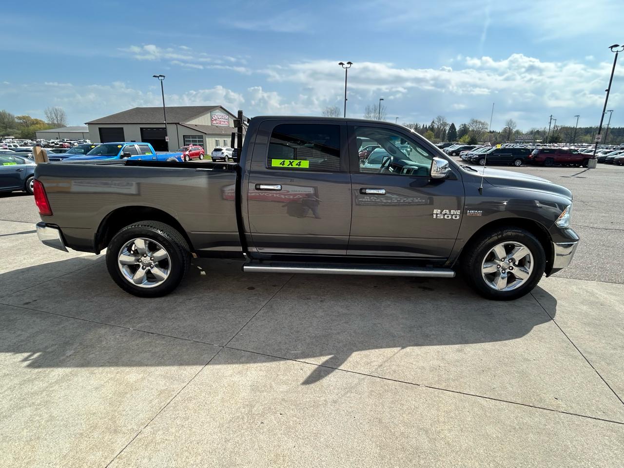 RAM 1500 SLT Crew Cab LWB 4WD 2016