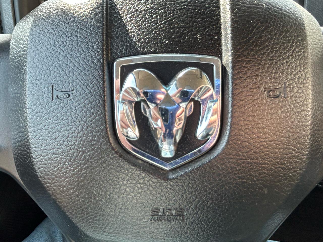 RAM 1500 SLT Crew Cab LWB 4WD 2016