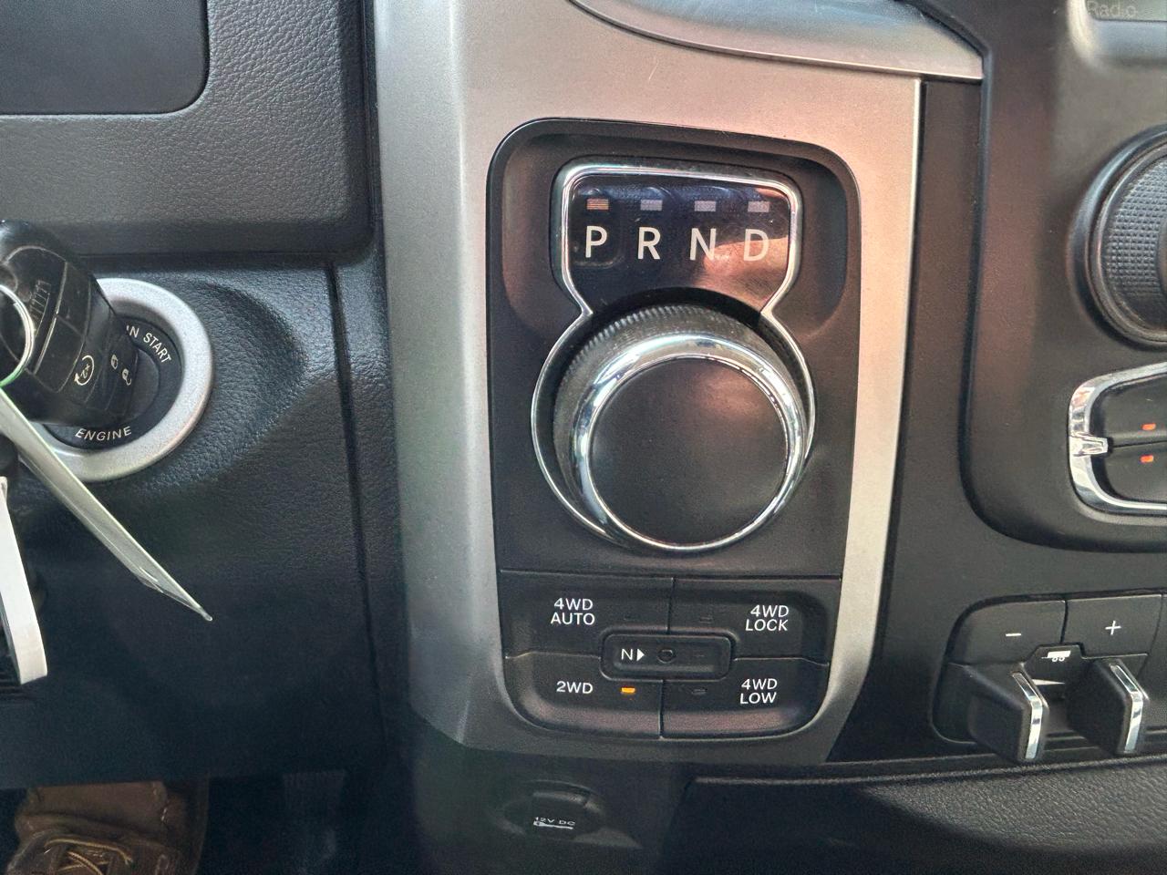 RAM 1500 SLT Crew Cab LWB 4WD 2016