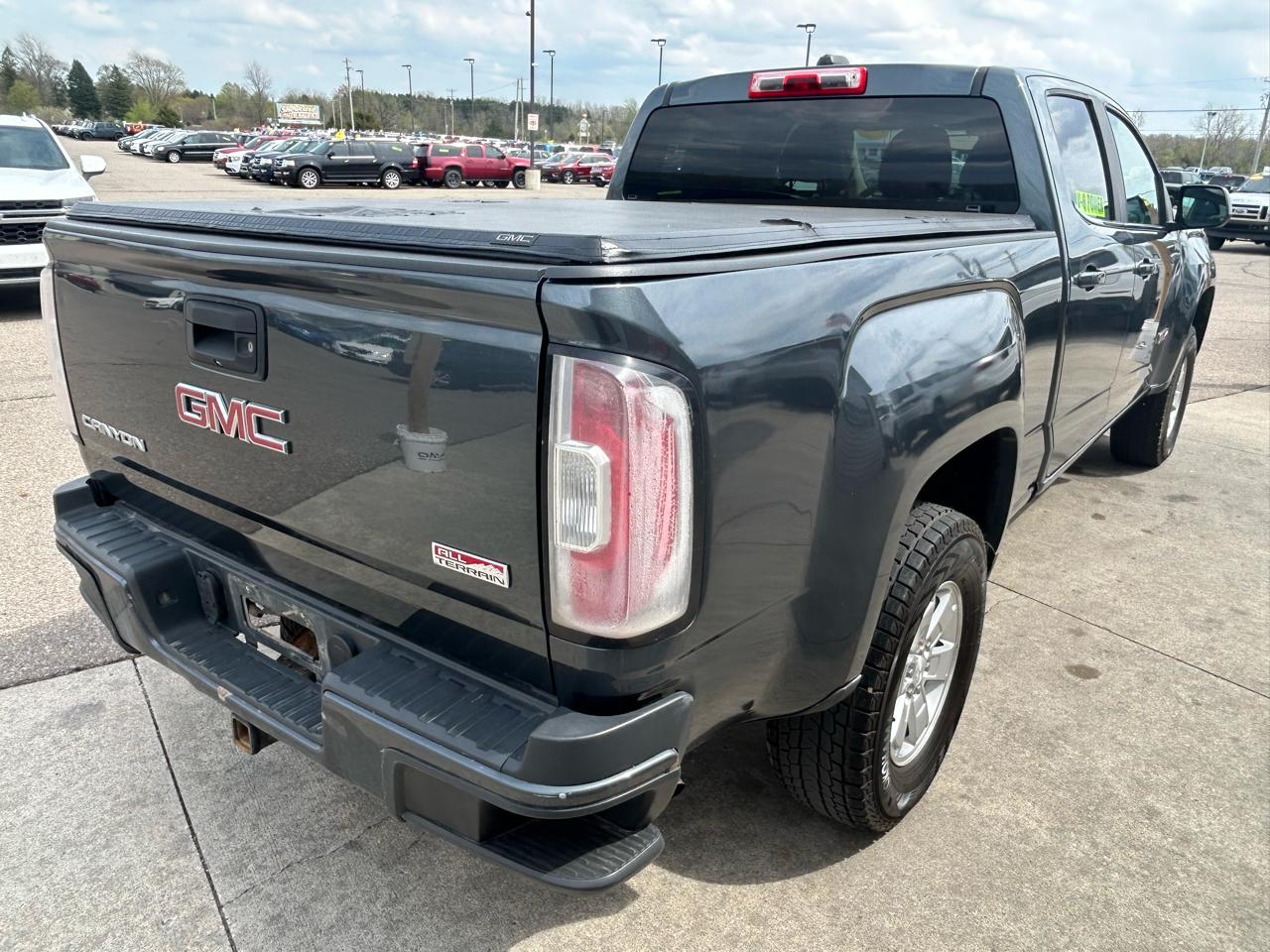 GMC Canyon SLE Crew Cab 4WD Short Box 2015