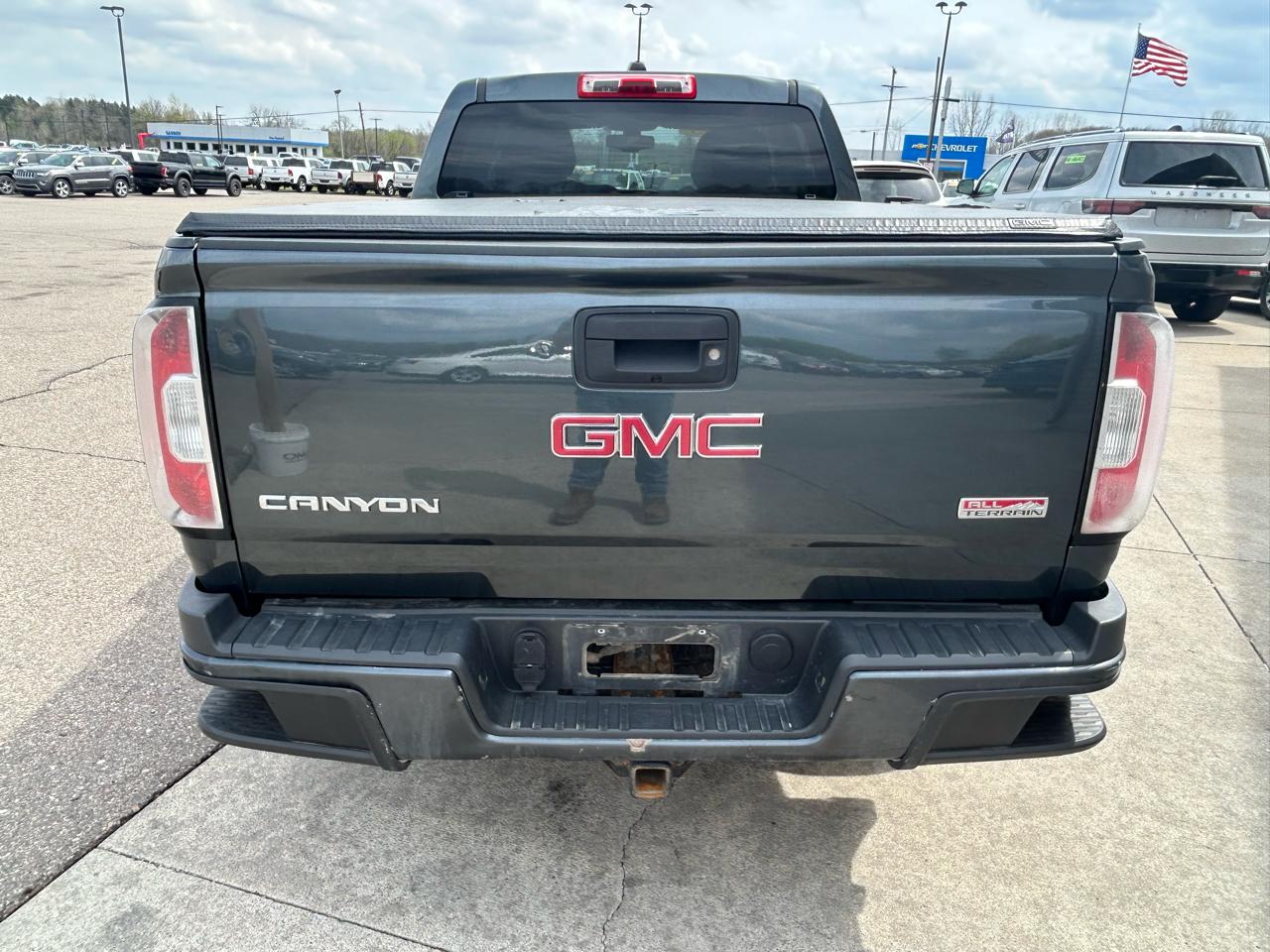 GMC Canyon SLE Crew Cab 4WD Short Box 2015