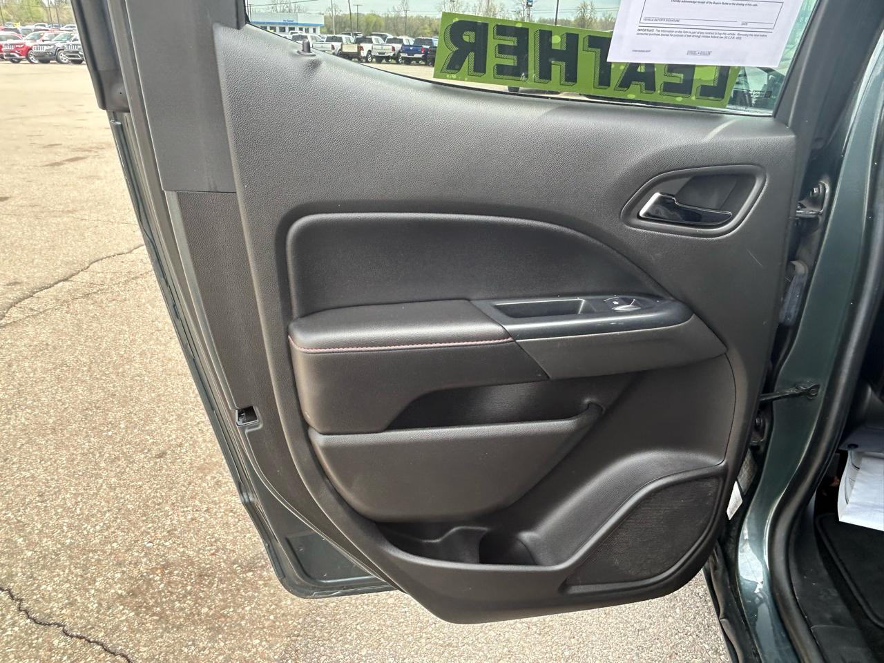 GMC Canyon SLE Crew Cab 4WD Short Box 2015