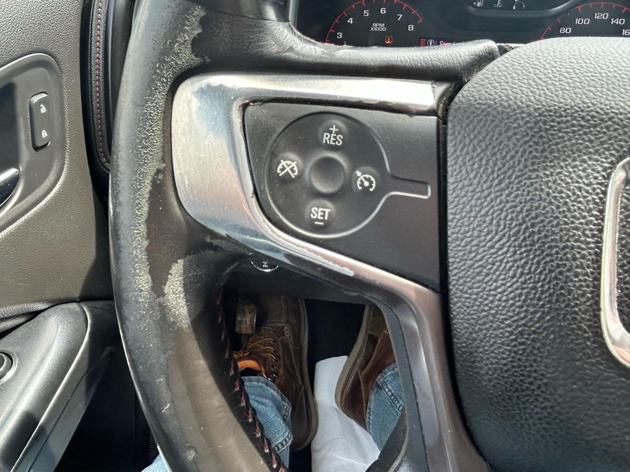 GMC Canyon SLE Crew Cab 4WD Short Box 2015