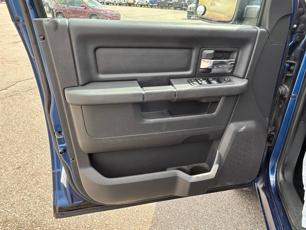 RAM 1500 Sport Crew Cab 4WD 2011