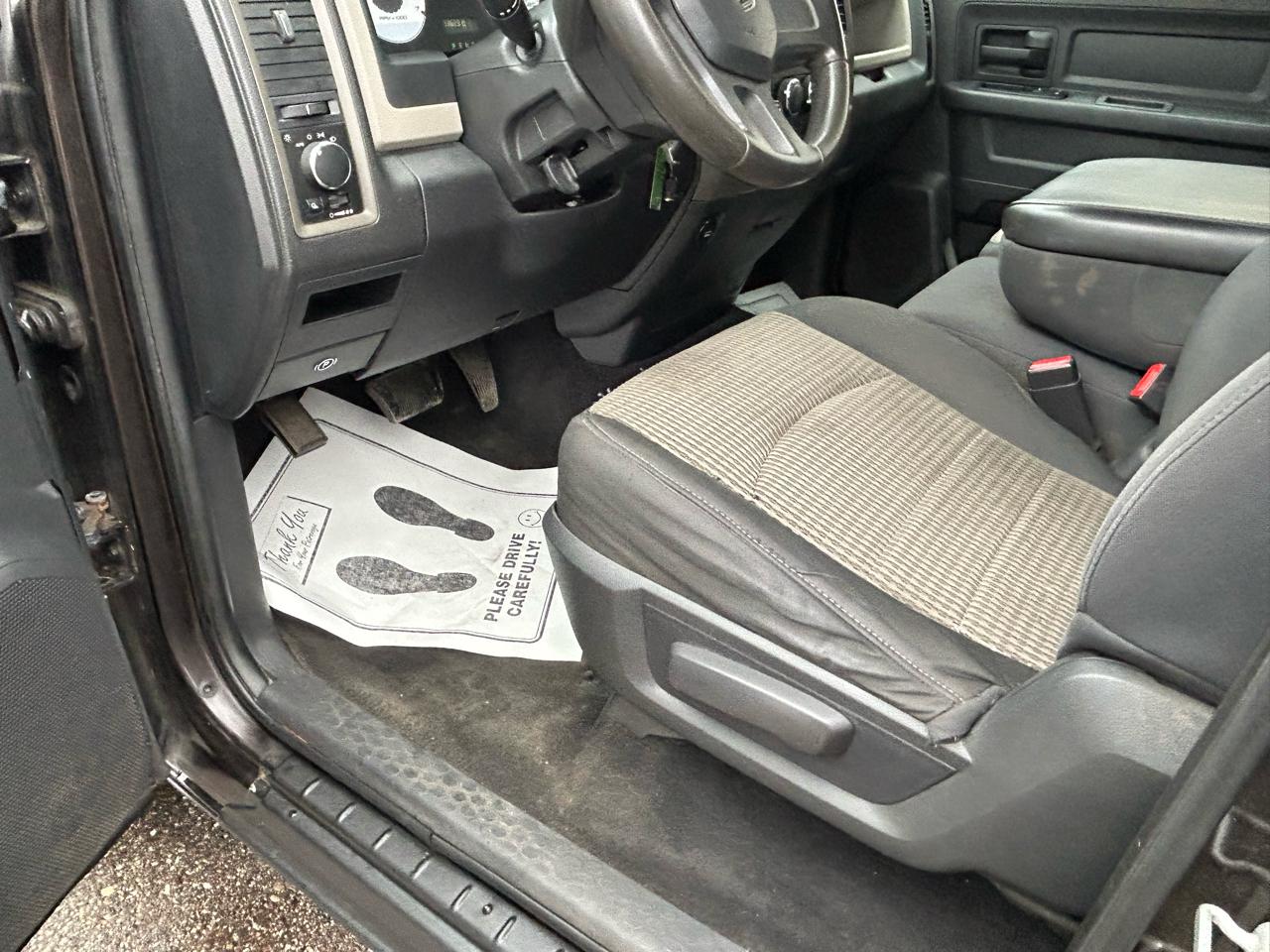 RAM 1500 SLT Quad Cab 4WD 2011