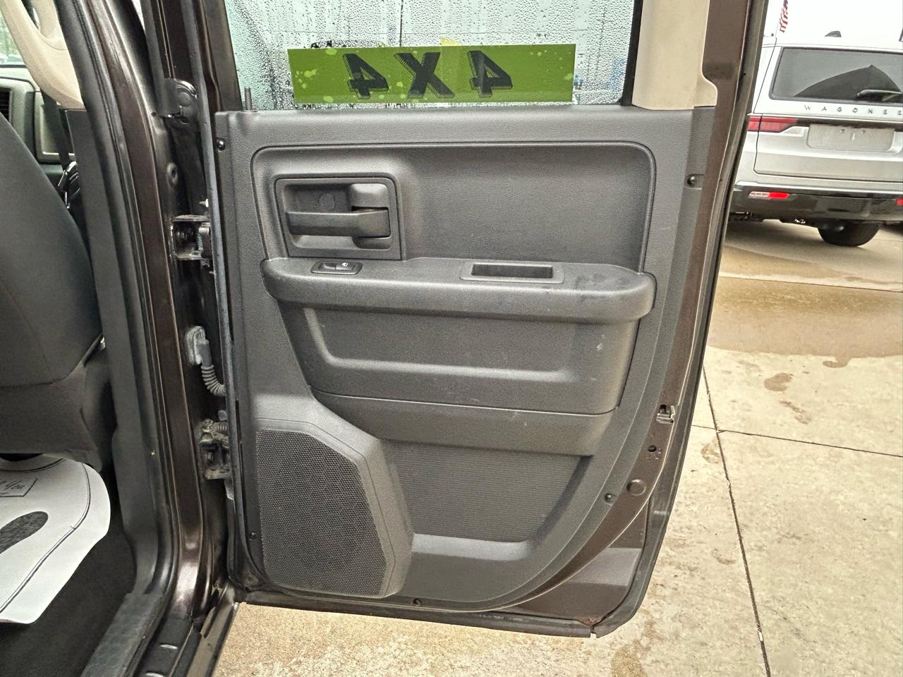 RAM 1500 SLT Quad Cab 4WD 2011