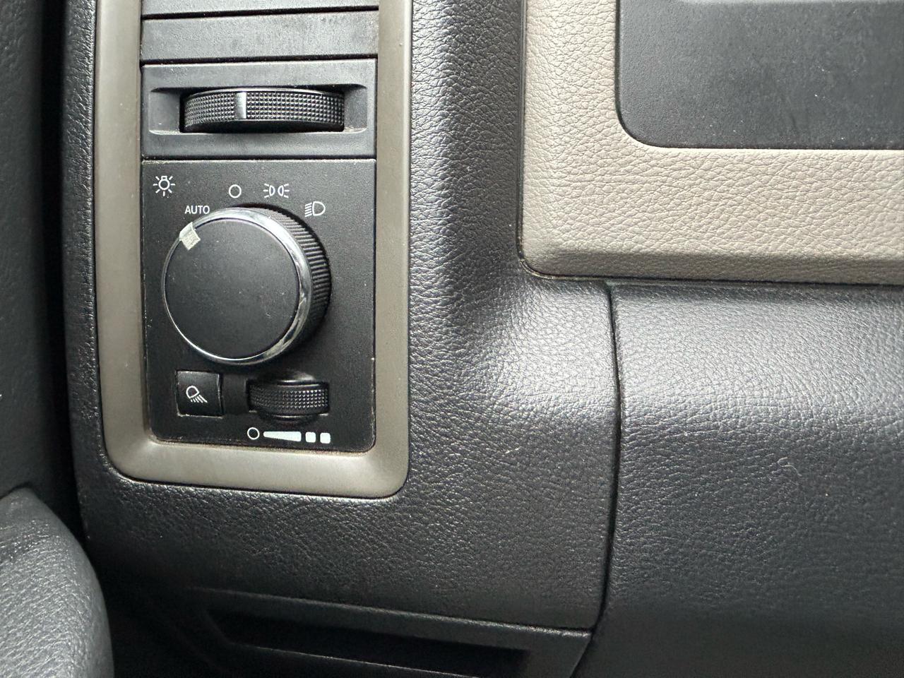 RAM 1500 SLT Quad Cab 4WD 2011