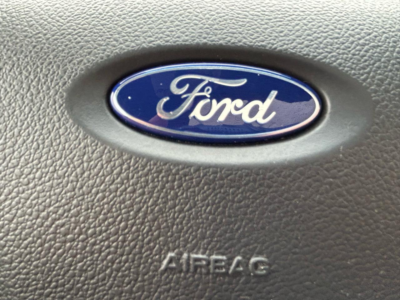 Ford Taurus SEL FWD 2014