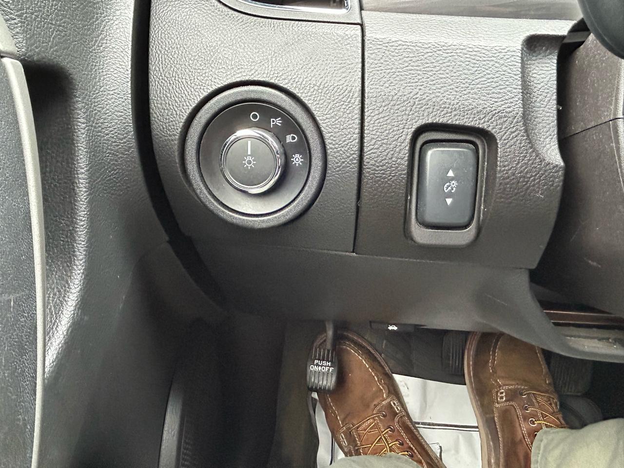 Ford Taurus SEL FWD 2014