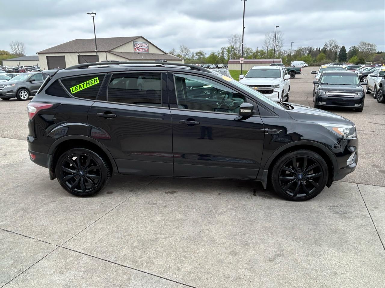 Ford Escape Titanium 4WD 2017