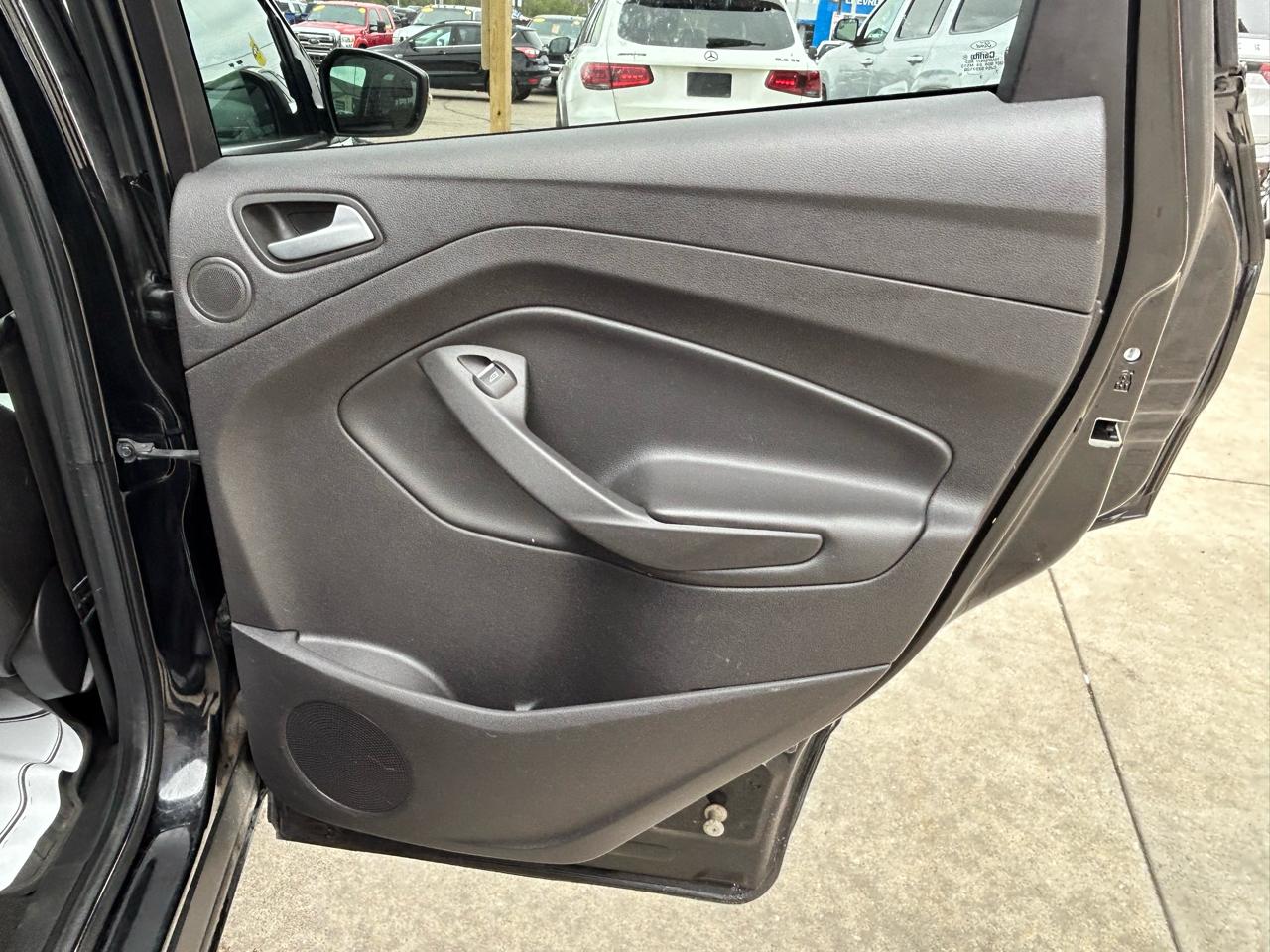 Ford Escape Titanium 4WD 2017