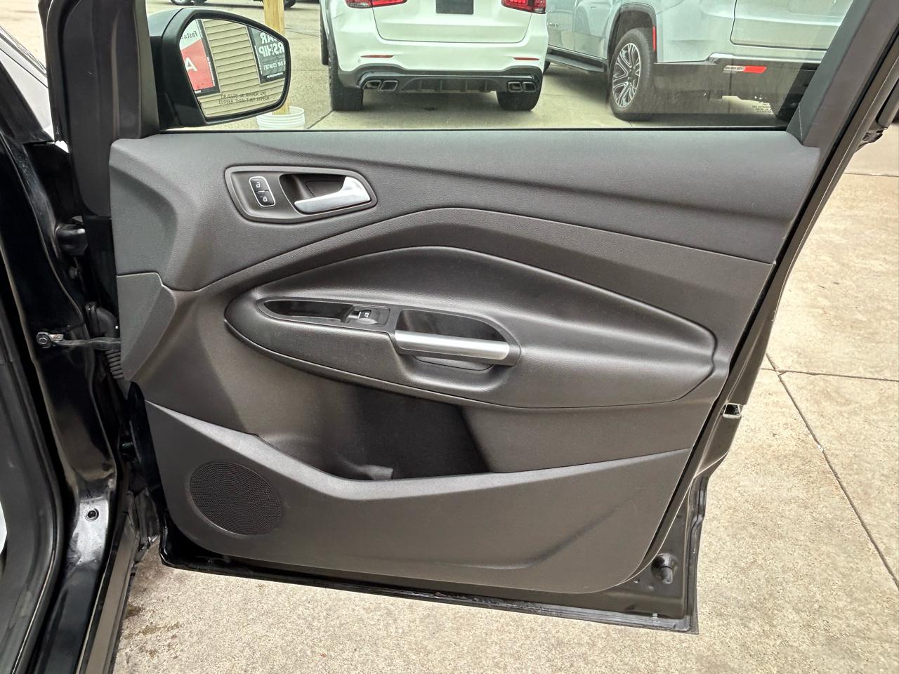Ford Escape Titanium 4WD 2017