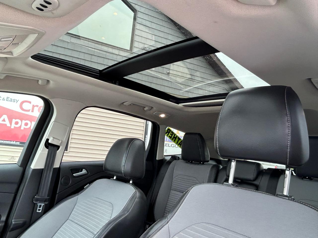 Ford Escape Titanium 4WD 2017
