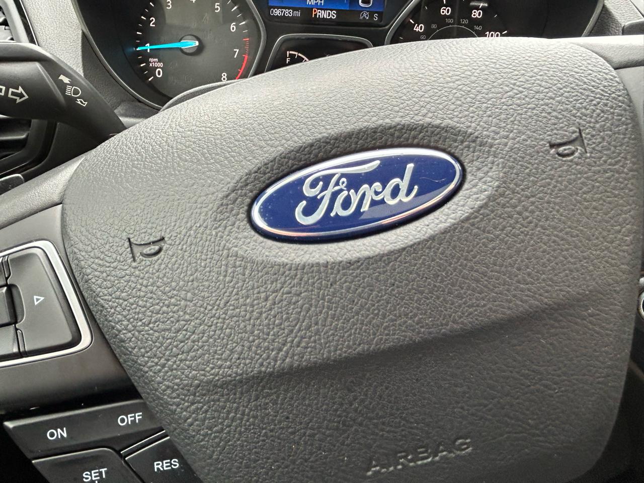 Ford Escape Titanium 4WD 2017