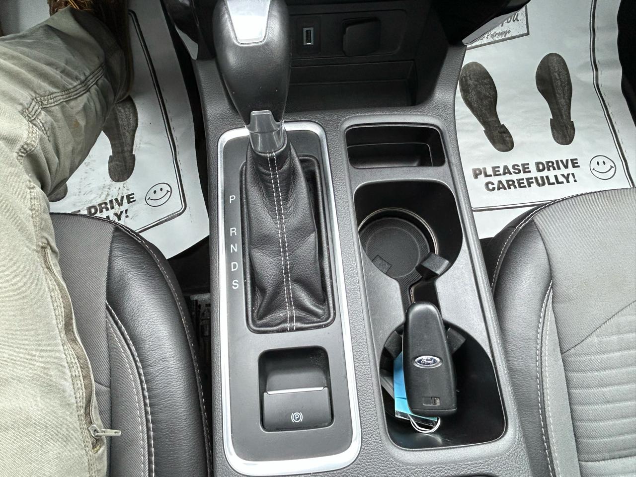 Ford Escape Titanium 4WD 2017