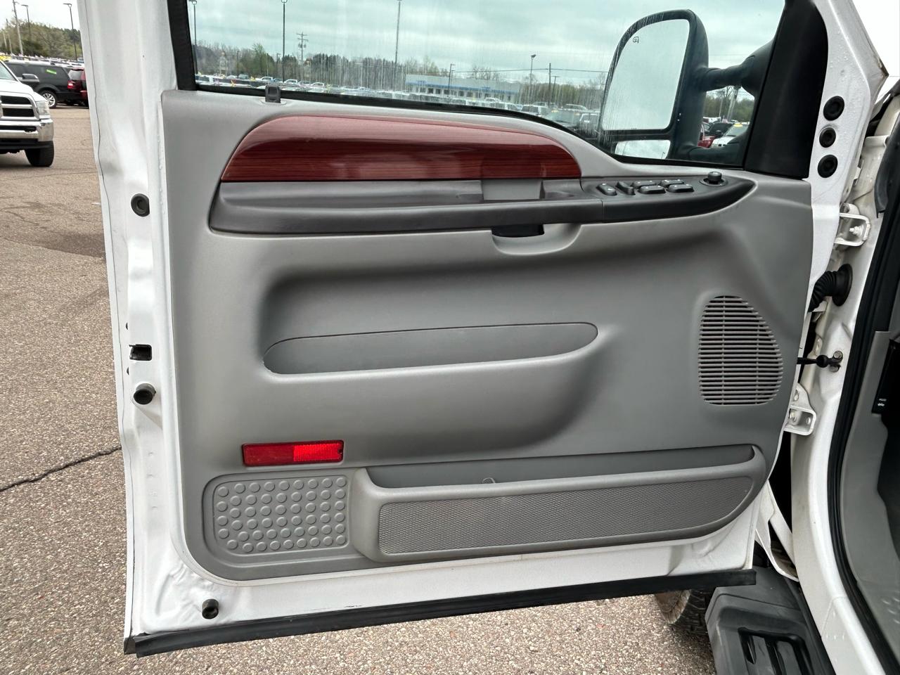 Ford F-350 SD XLT Crew Cab Long Bed 4WD 2006