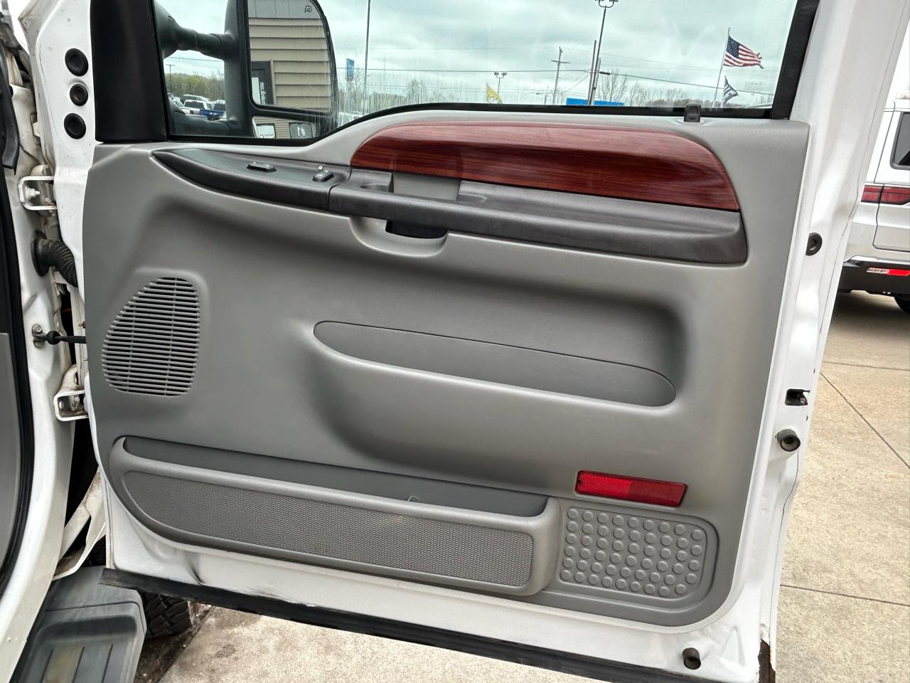 Ford F-350 SD XLT Crew Cab Long Bed 4WD 2006