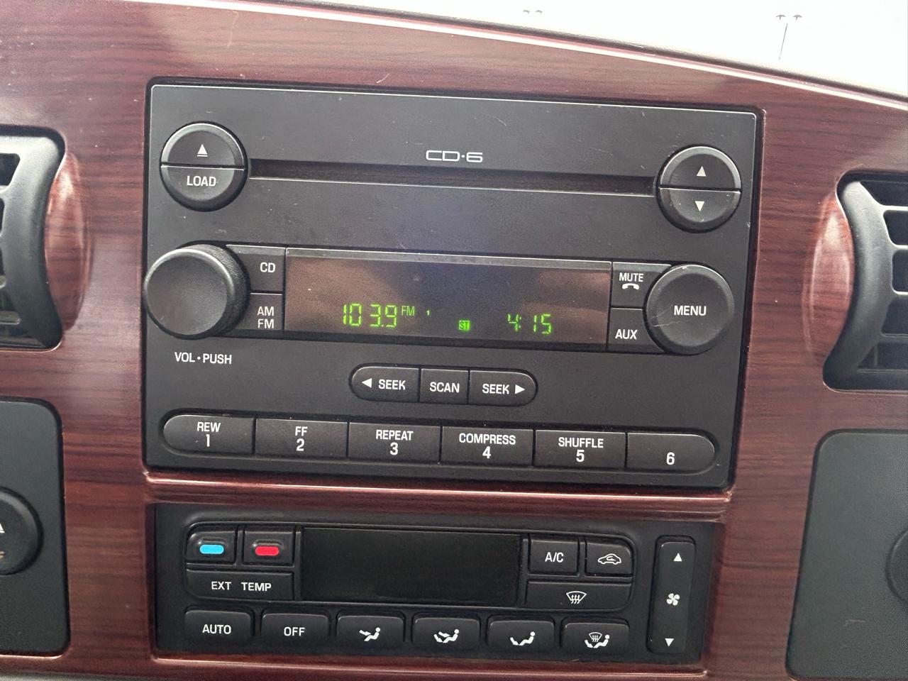 Ford F-350 SD XLT Crew Cab Long Bed 4WD 2006