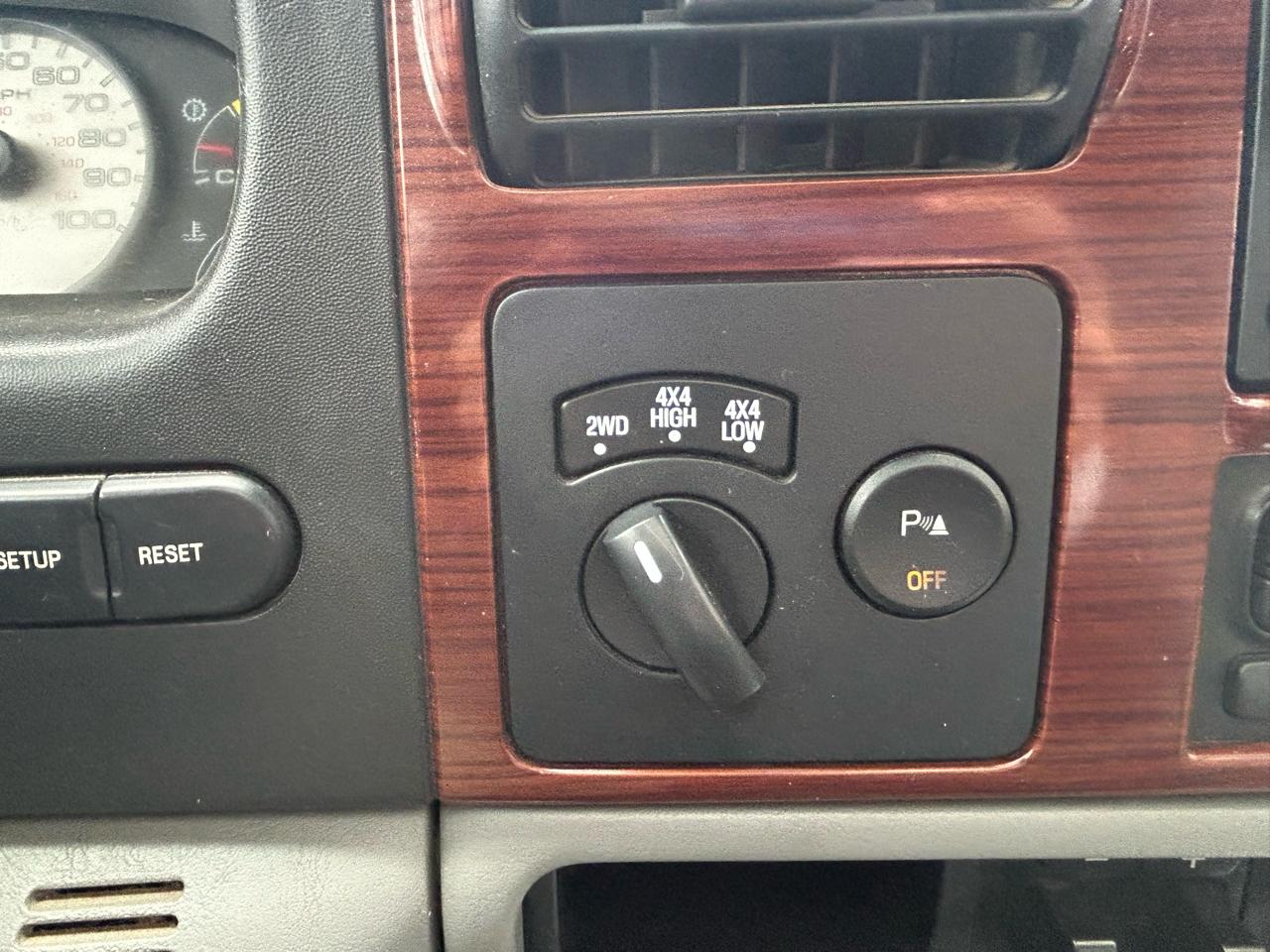 Ford F-350 SD XLT Crew Cab Long Bed 4WD 2006