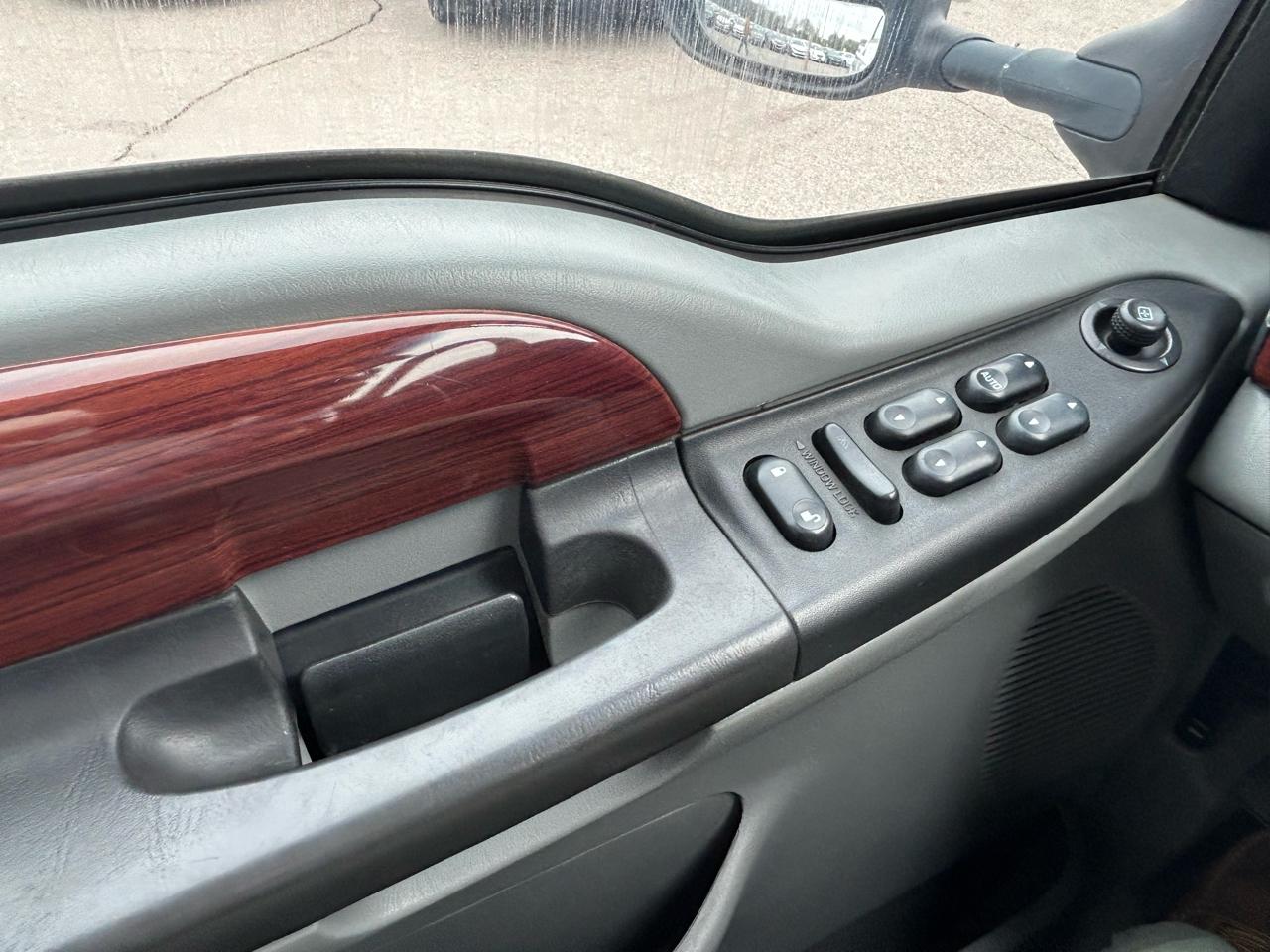 Ford F-350 SD XLT Crew Cab Long Bed 4WD 2006