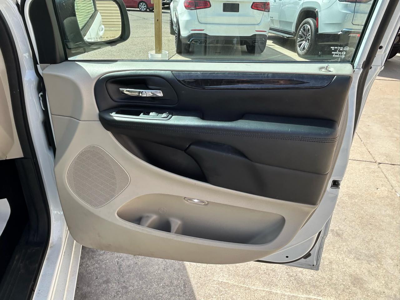 Dodge Grand Caravan SE 2015