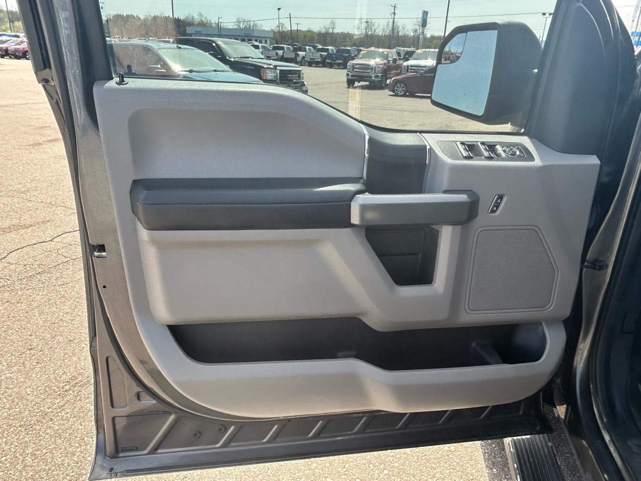 Ford F-150 Lariat SuperCrew 6.5-ft. Bed 4WD 2017