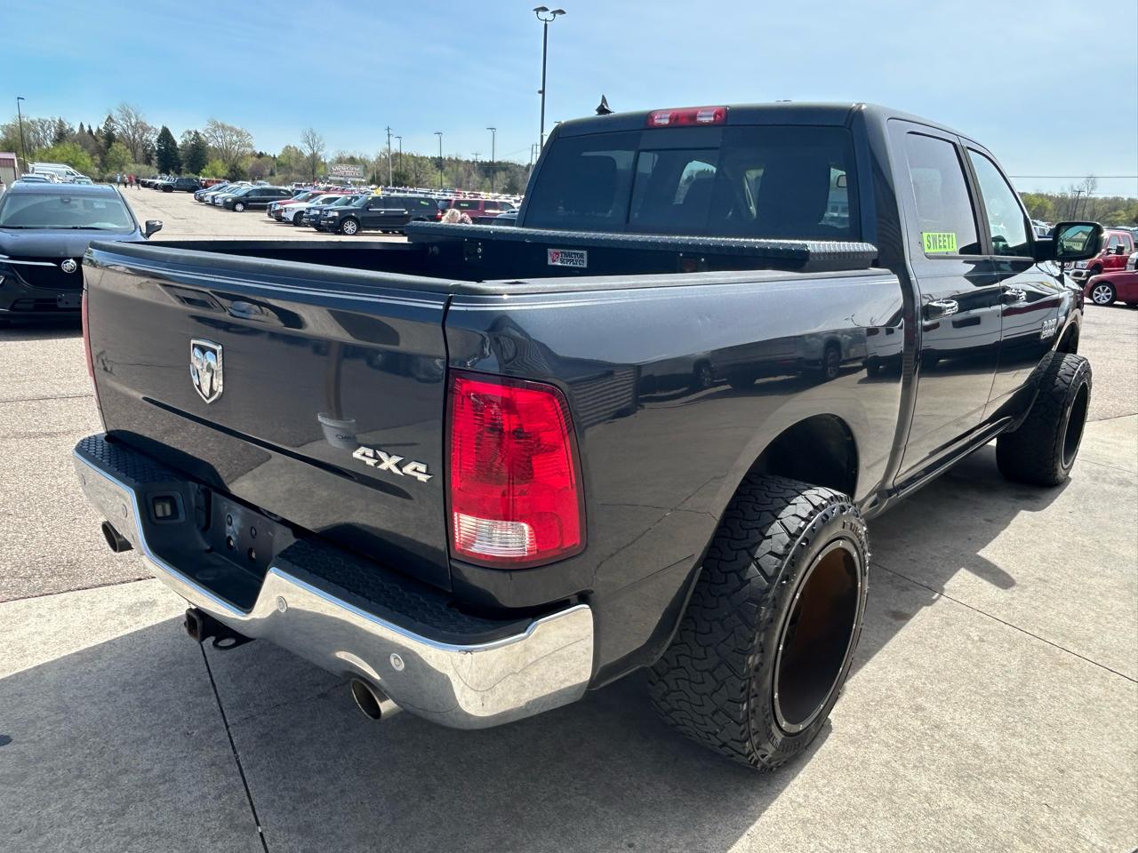 RAM 1500 SLT Crew Cab SWB 4WD 2014