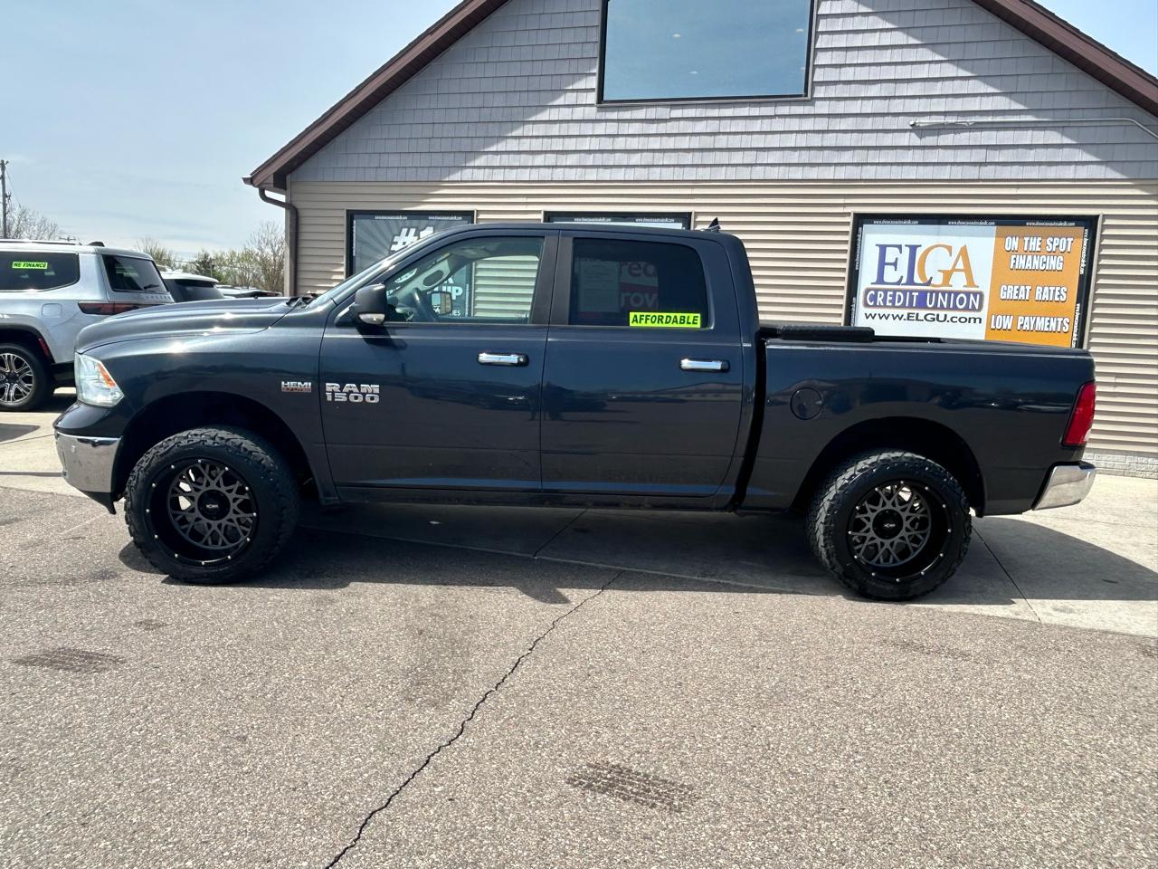 RAM 1500 SLT Crew Cab SWB 4WD 2014