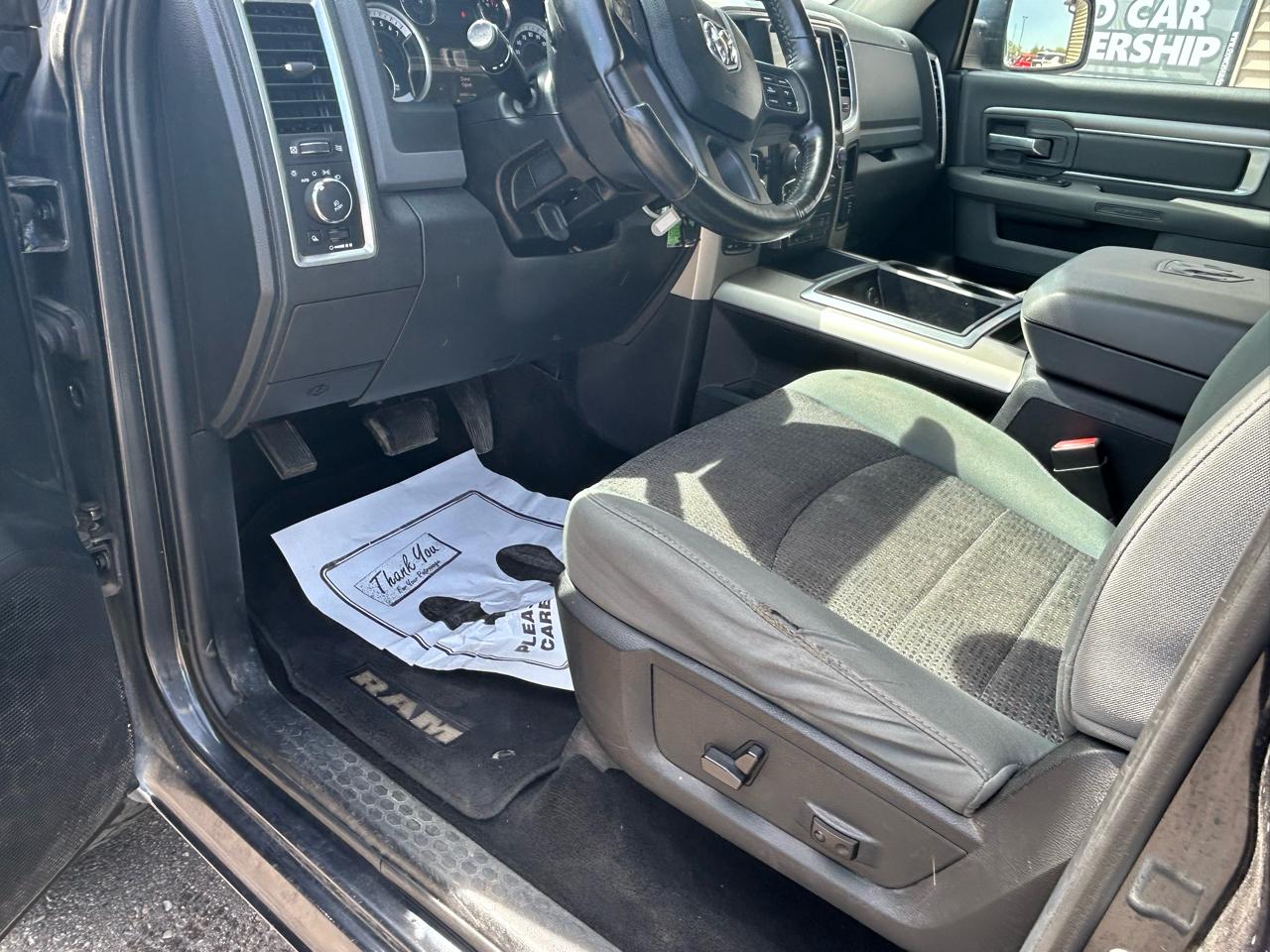 RAM 1500 SLT Crew Cab SWB 4WD 2014