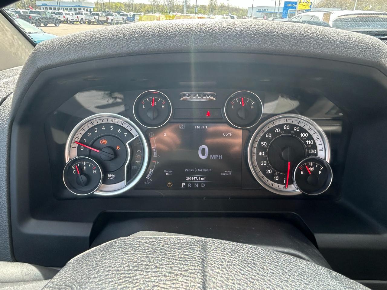 RAM 1500 SLT Crew Cab SWB 4WD 2014