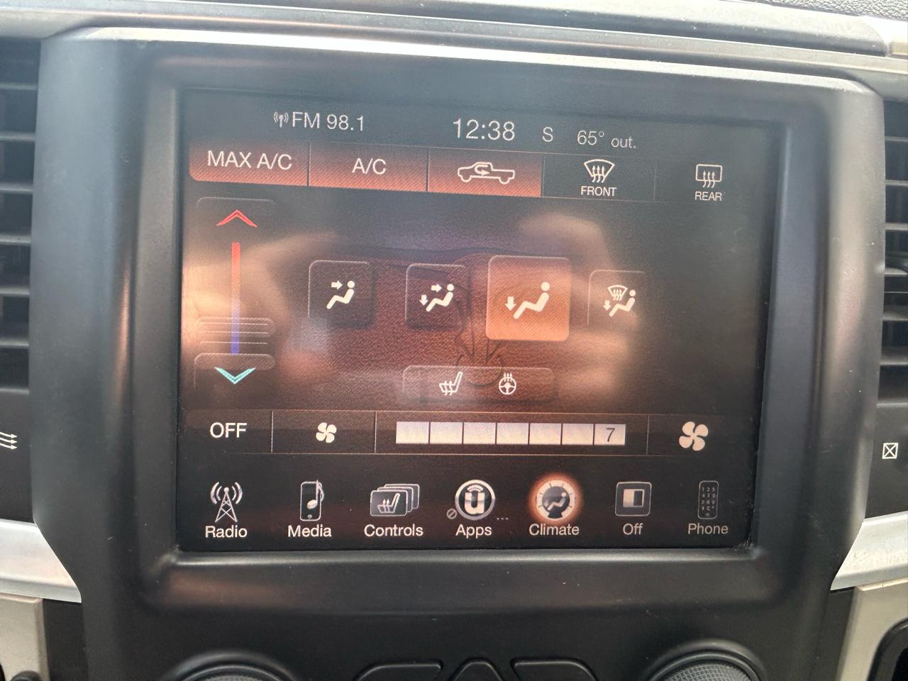 RAM 1500 SLT Crew Cab SWB 4WD 2014