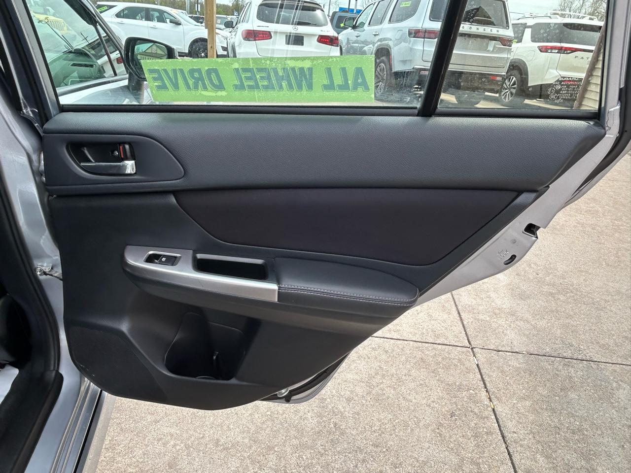 Subaru Impreza 2.0i Limited PZEV 5-Door 2016