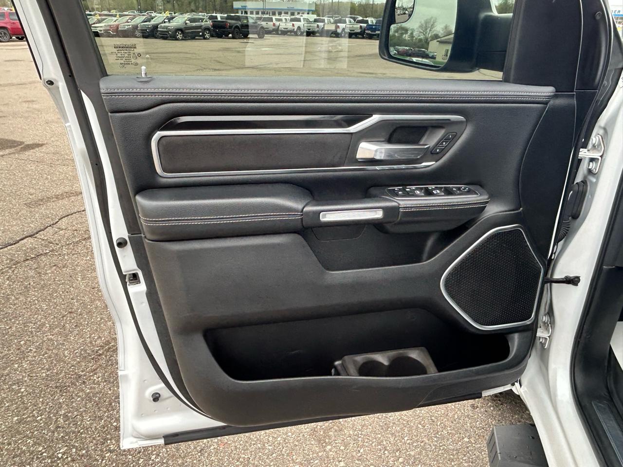 RAM 1500 Laramie Crew Cab SWB 4WD 2019