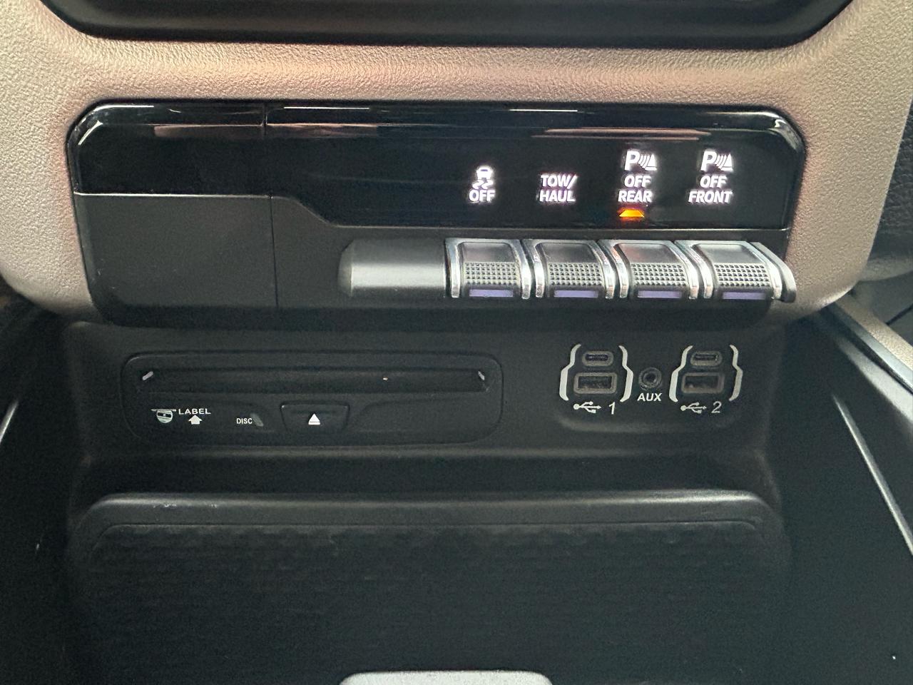 RAM 1500 Laramie Crew Cab SWB 4WD 2019