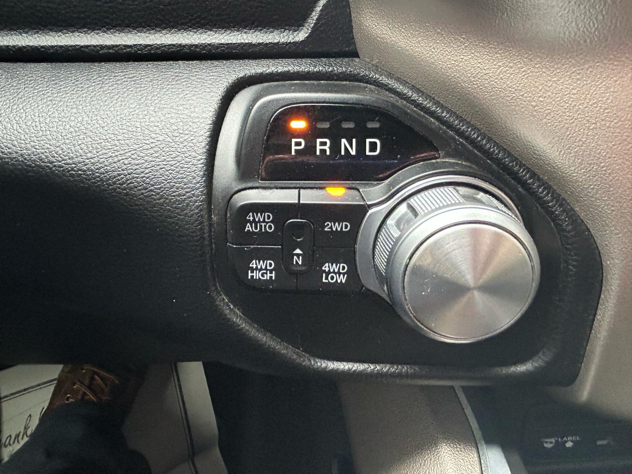 RAM 1500 Laramie Crew Cab SWB 4WD 2019