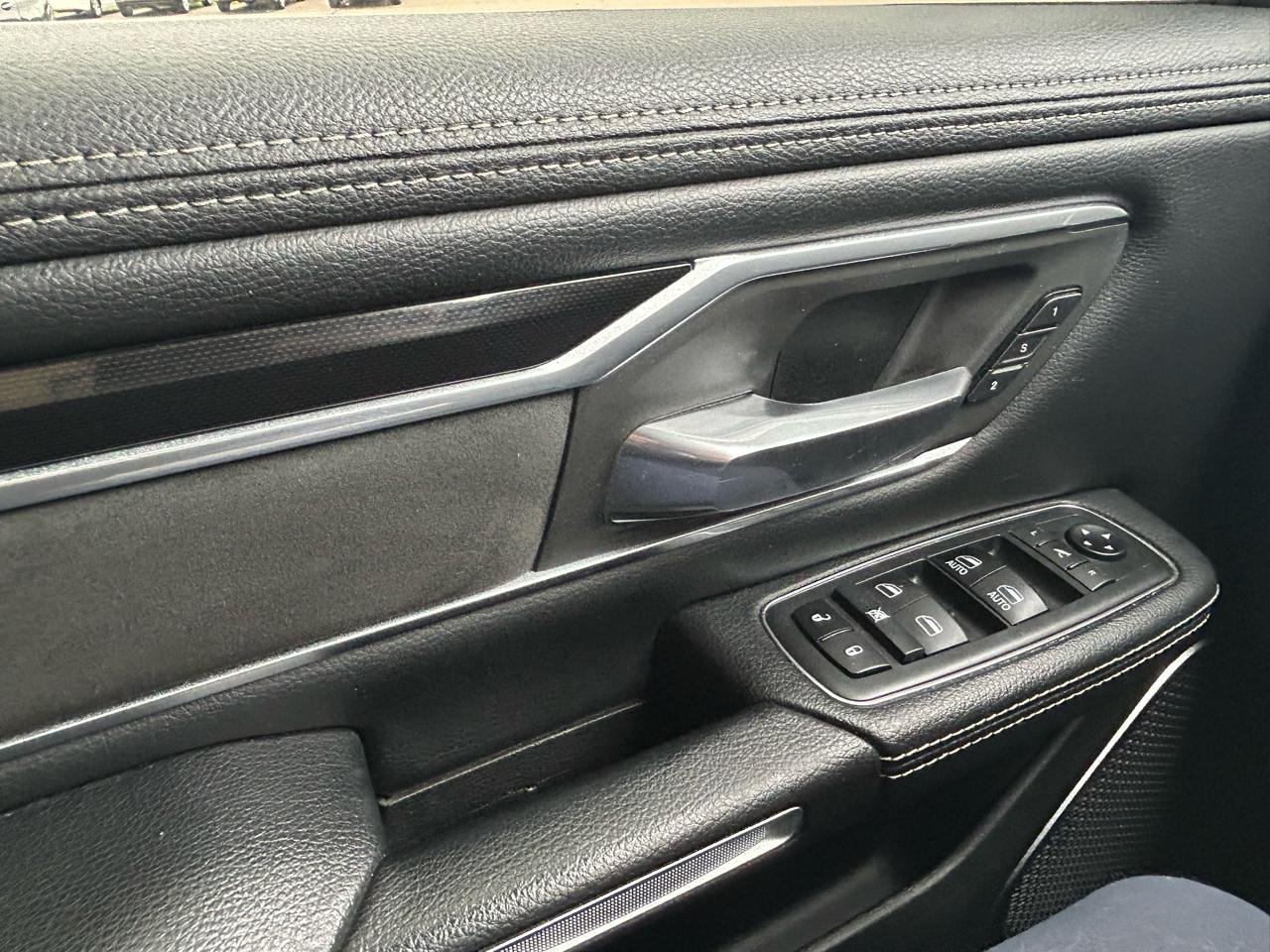 RAM 1500 Laramie Crew Cab SWB 4WD 2019