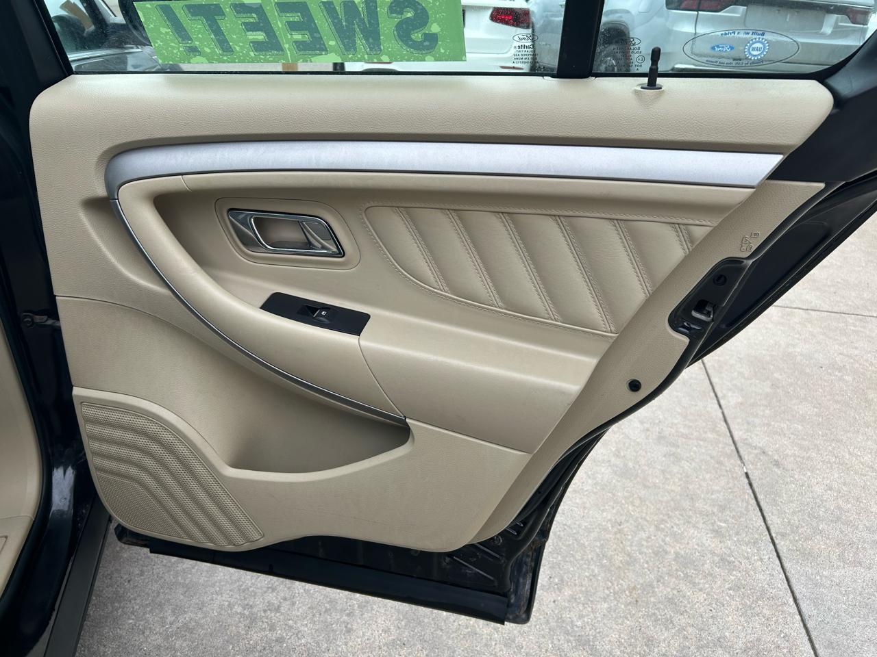 Ford Taurus SE FWD 2017