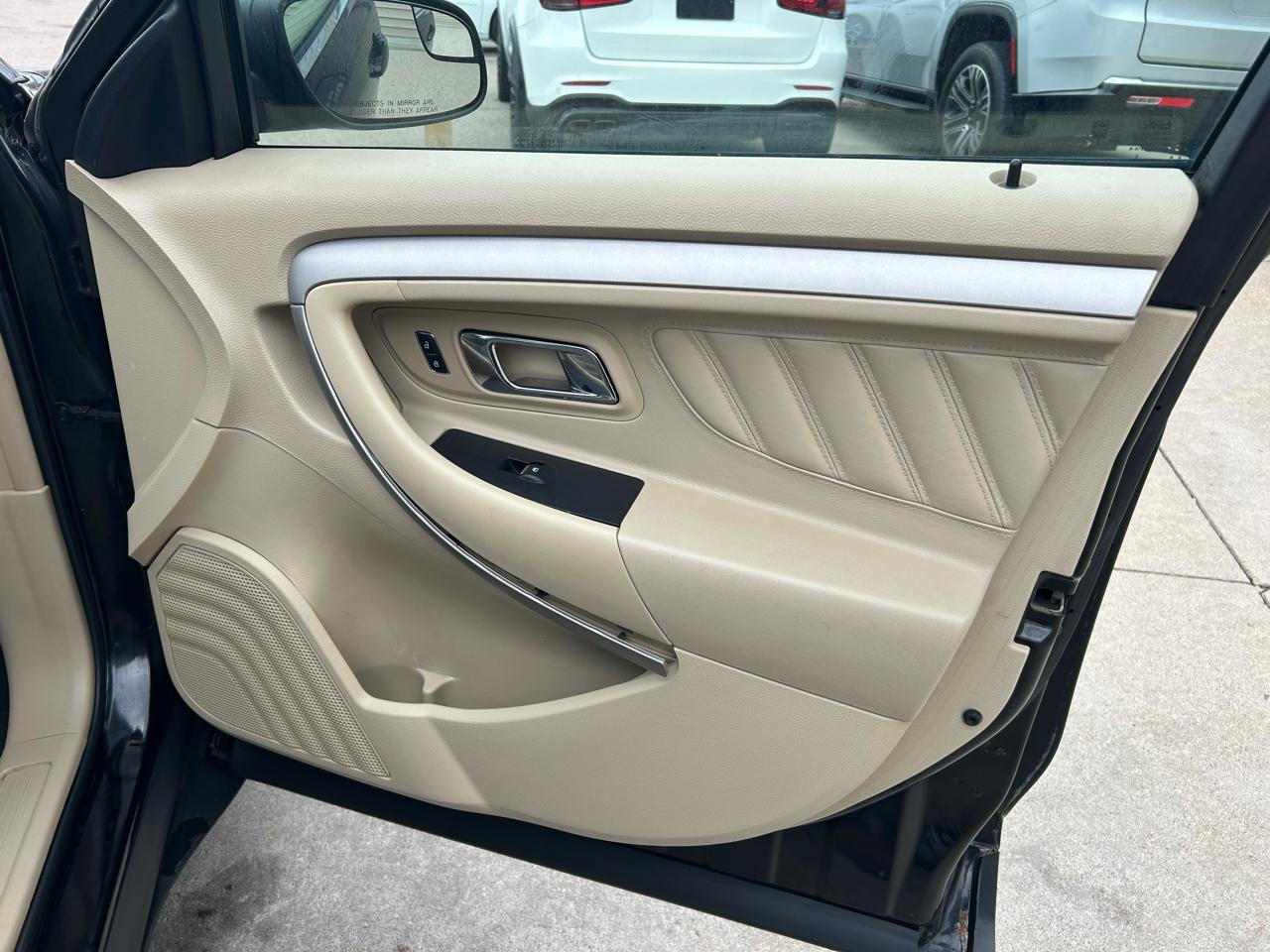Ford Taurus SE FWD 2017