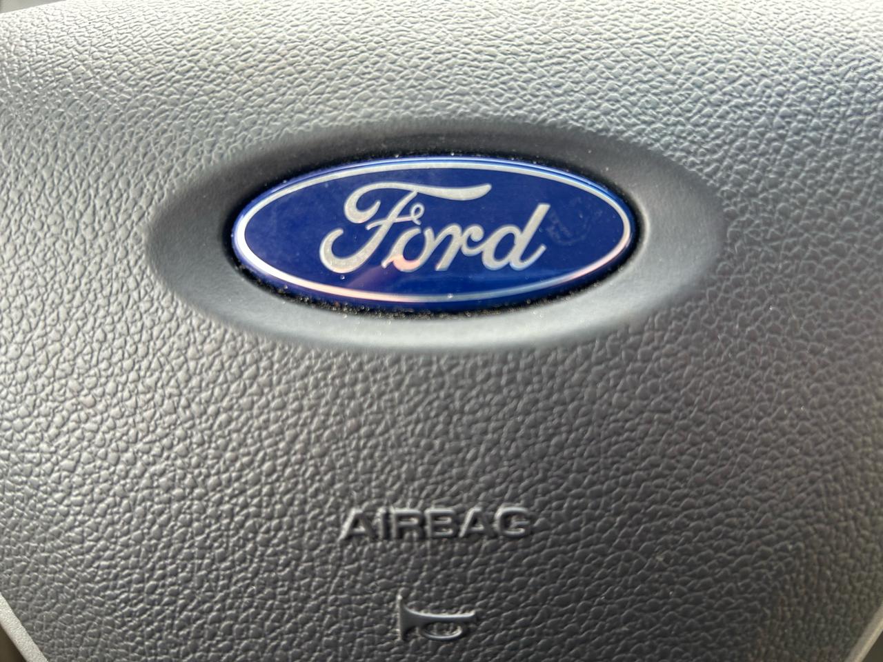 Ford Taurus SE FWD 2017