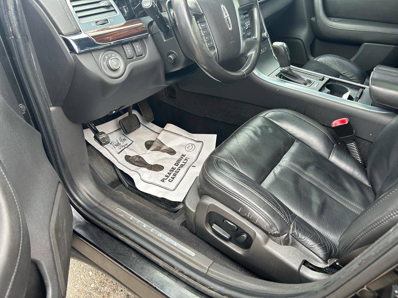 Lincoln MKS 3.5L with EcoBoost AWD 2011