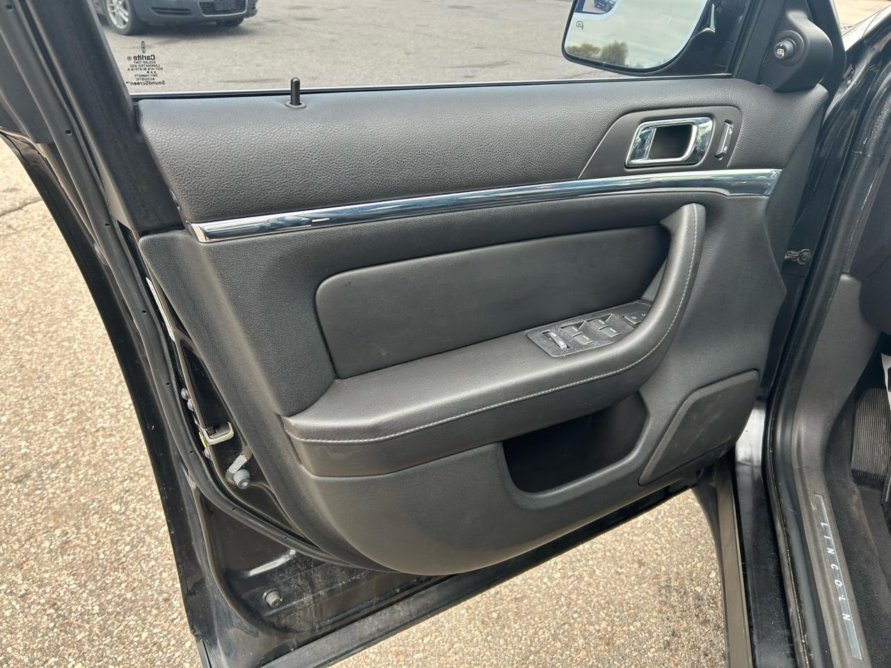 Lincoln MKS 3.5L with EcoBoost AWD 2011