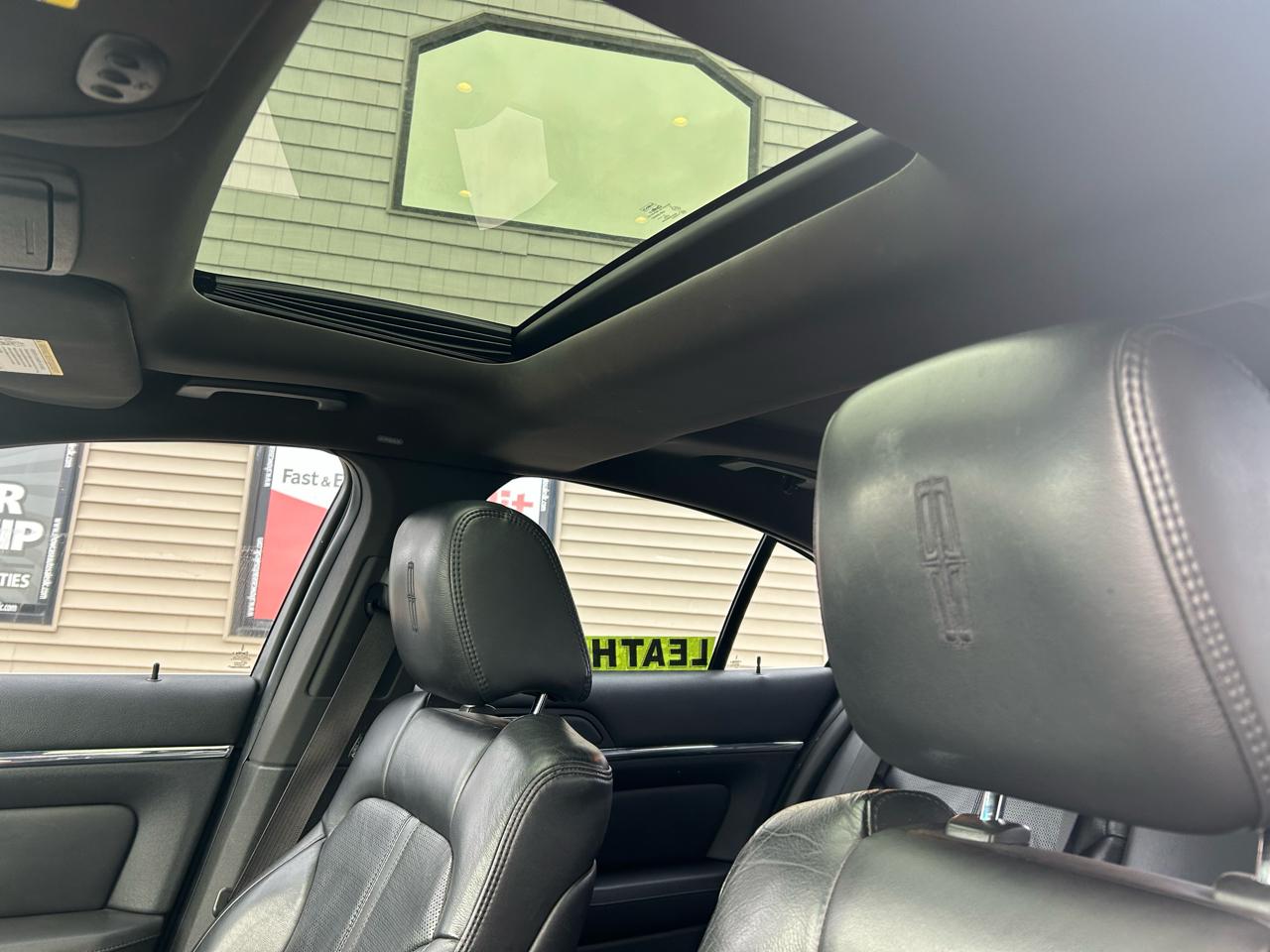 Lincoln MKS 3.5L with EcoBoost AWD 2011