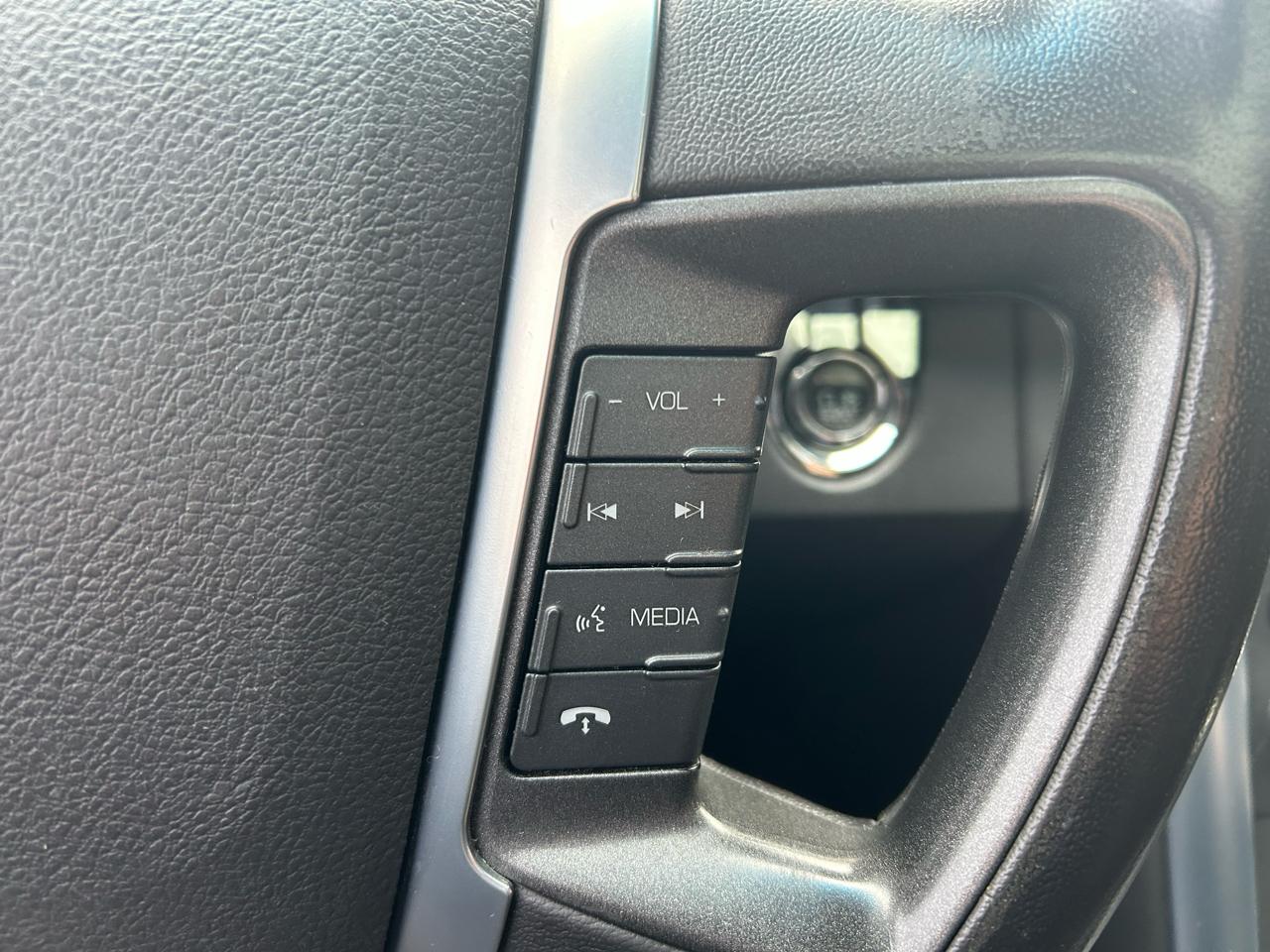 Lincoln MKS 3.5L with EcoBoost AWD 2011