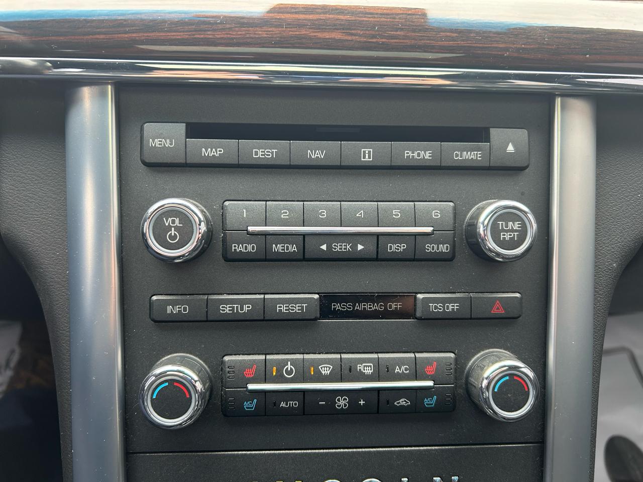 Lincoln MKS 3.5L with EcoBoost AWD 2011