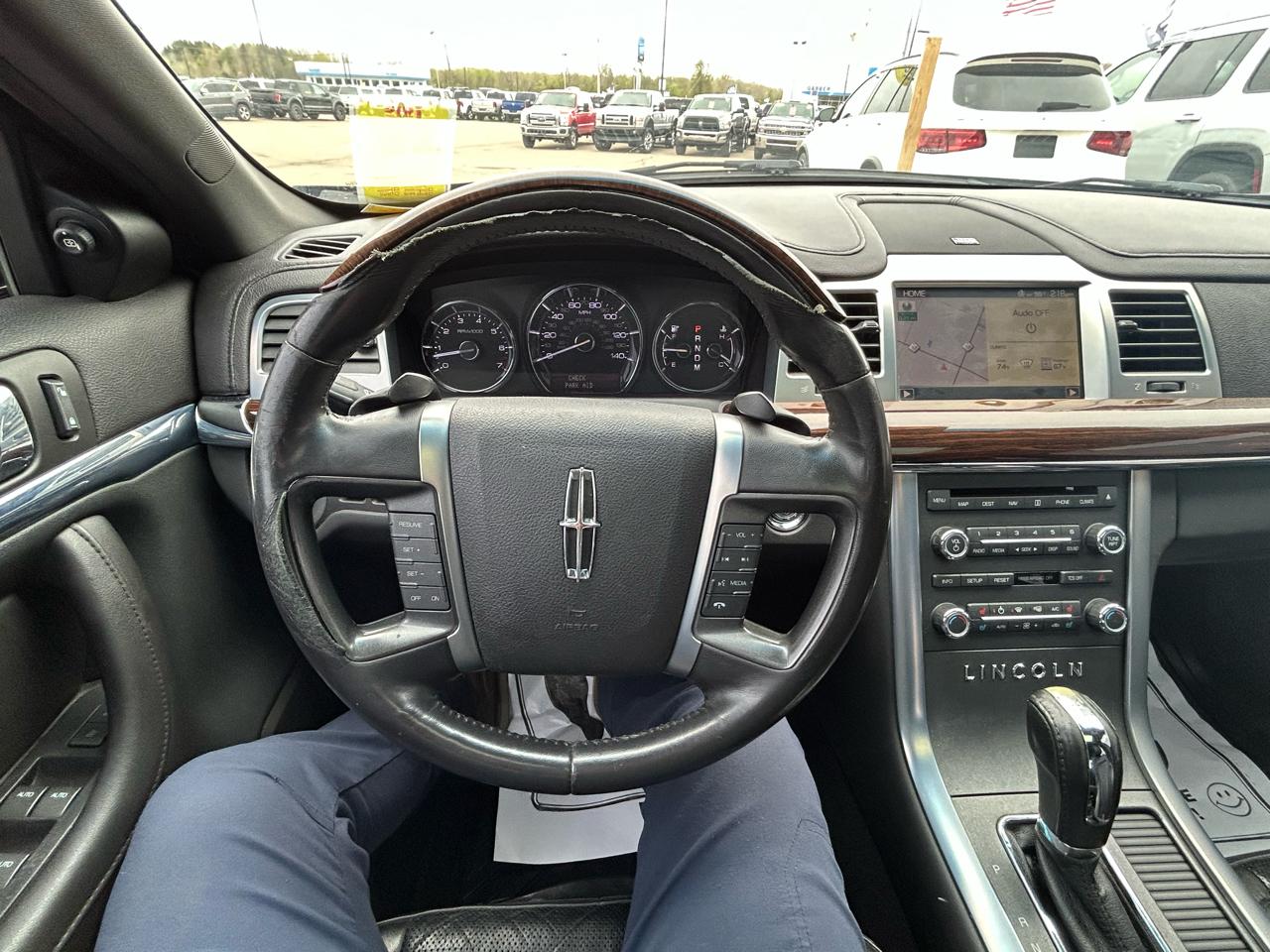 Lincoln MKS 3.5L with EcoBoost AWD 2011