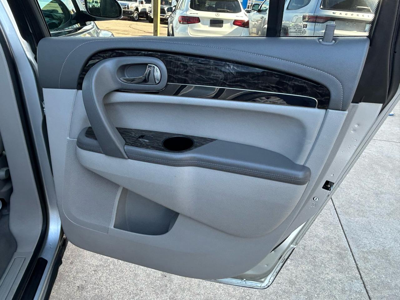 Buick Enclave Convenience AWD 2013