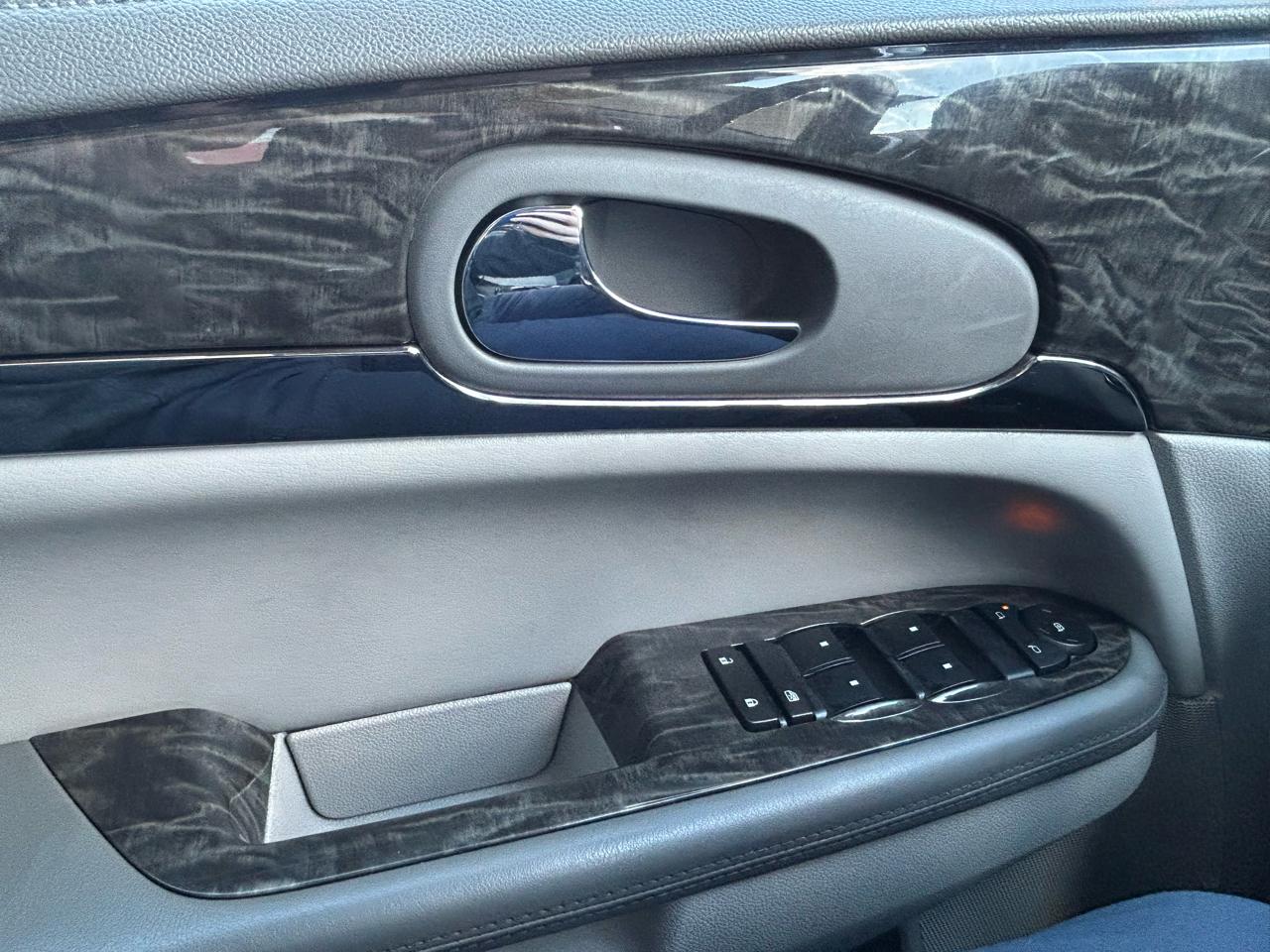 Buick Enclave Convenience AWD 2013