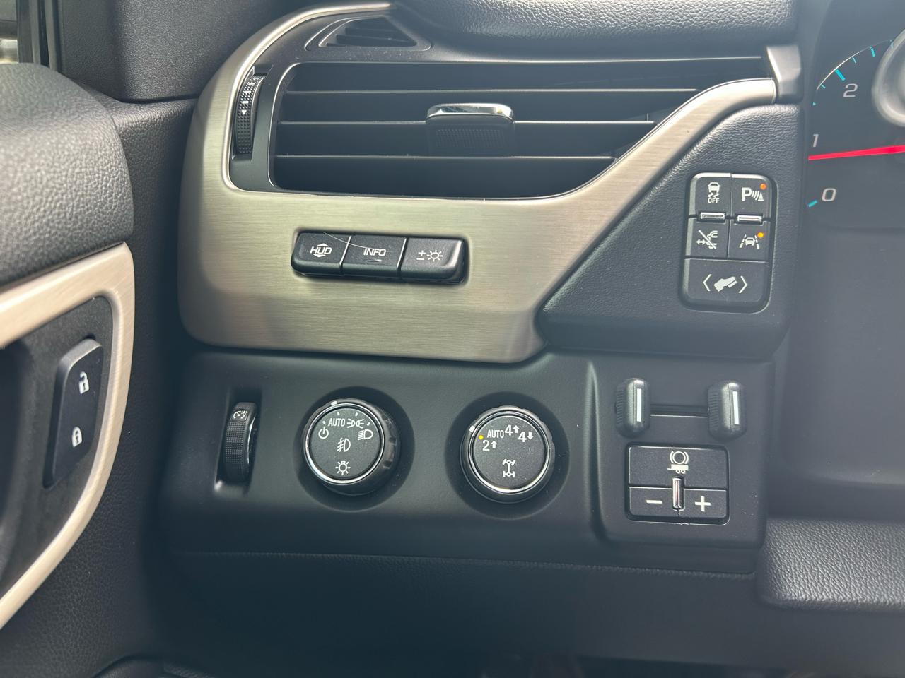 GMC Yukon Denali  2017
