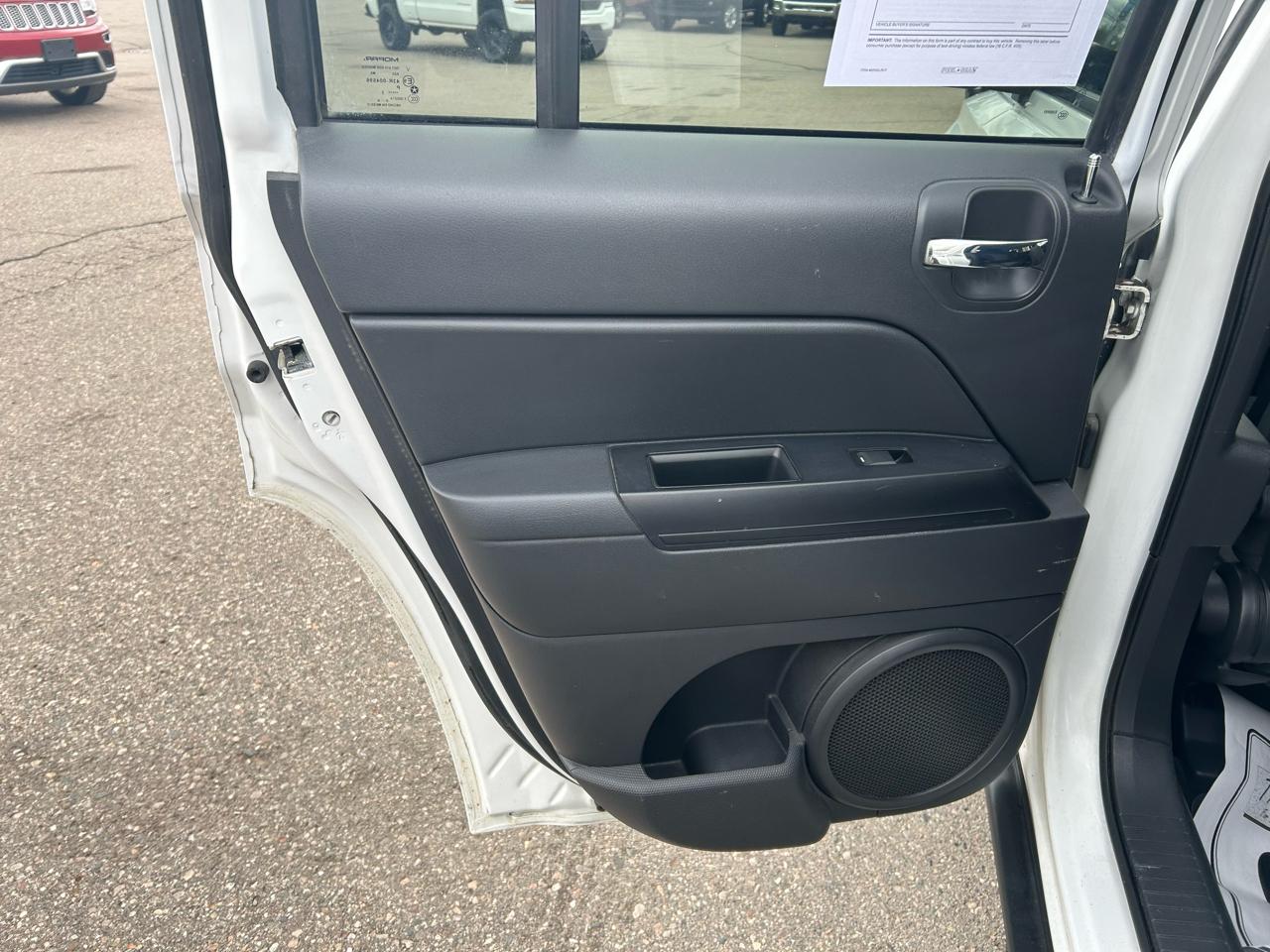 Jeep Patriot Sport 2WD 2012