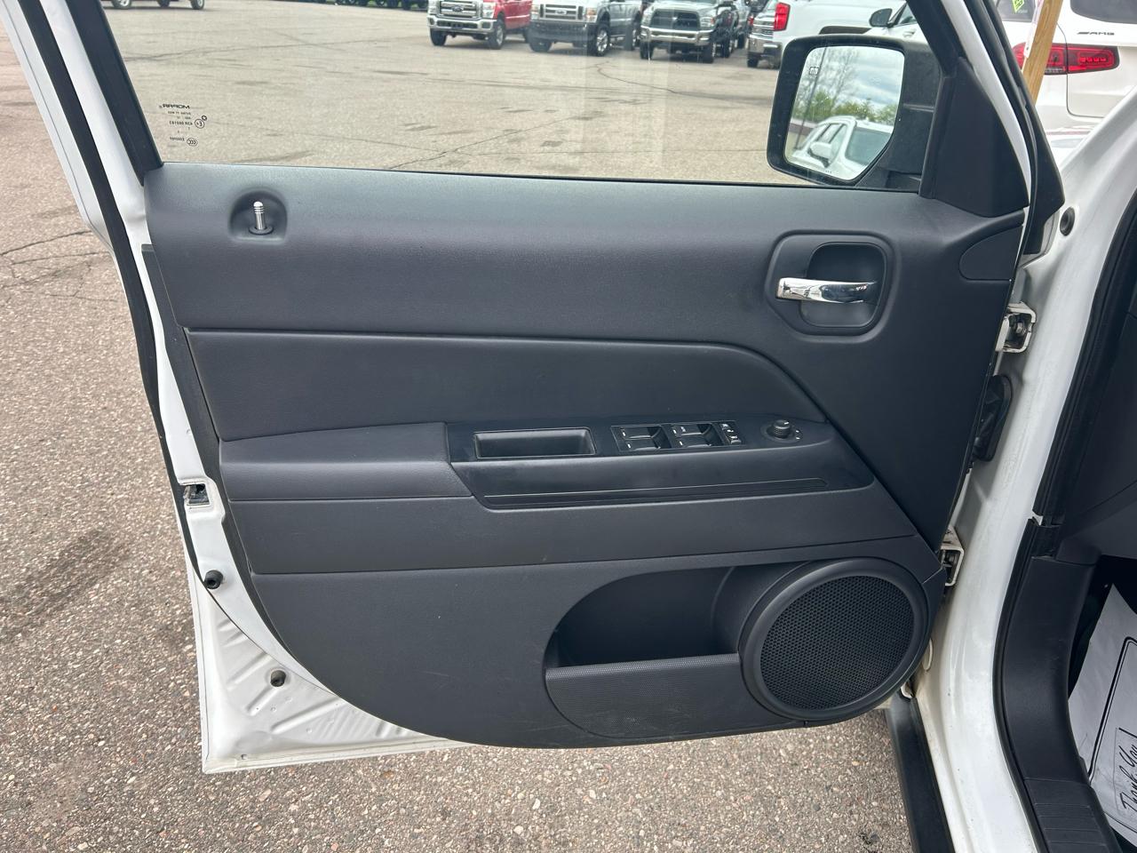 Jeep Patriot Sport 2WD 2012